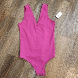 NWT Abercrombie & Fitch Soft A&F Collection V-Neck Bodysuit - Pink Small